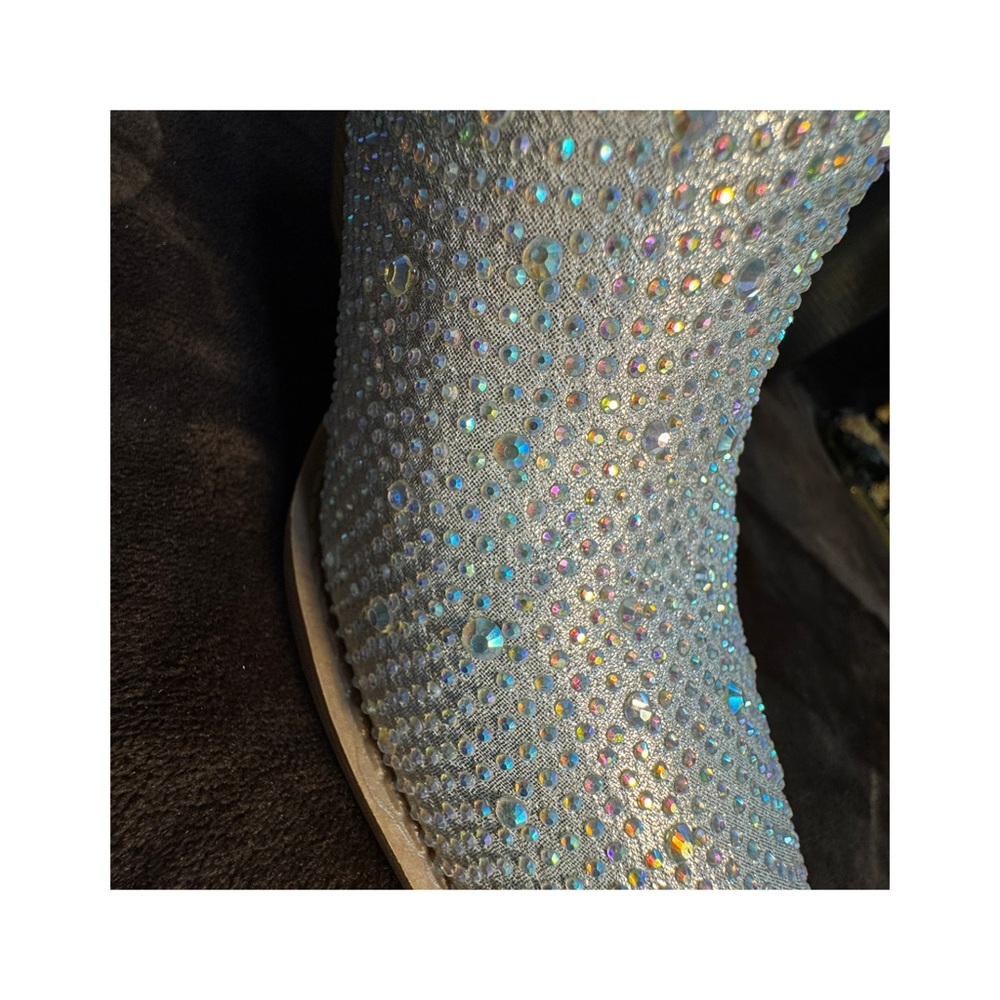 Forever Elegant Silver Rhinestone Women's Boots - Picture 3 of 12